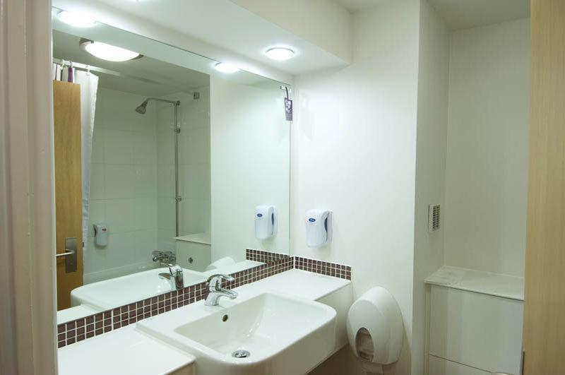 Premier Inn Blackpool Airport Экстерьер фото